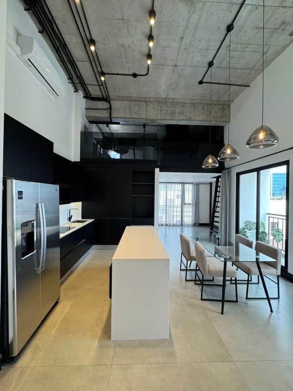 Apartamento amueblado en renta en zona 10 / Bonadiez