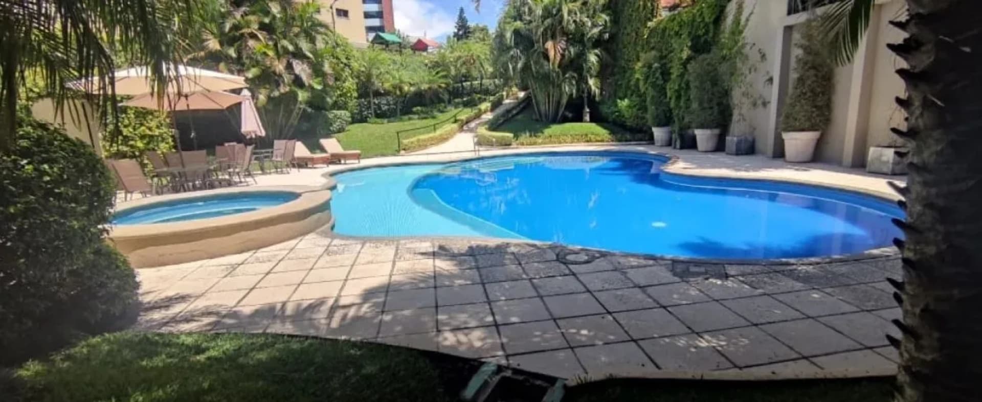 Apartamento Amplio en Alquiler, Edificio Bellagio, zona 14