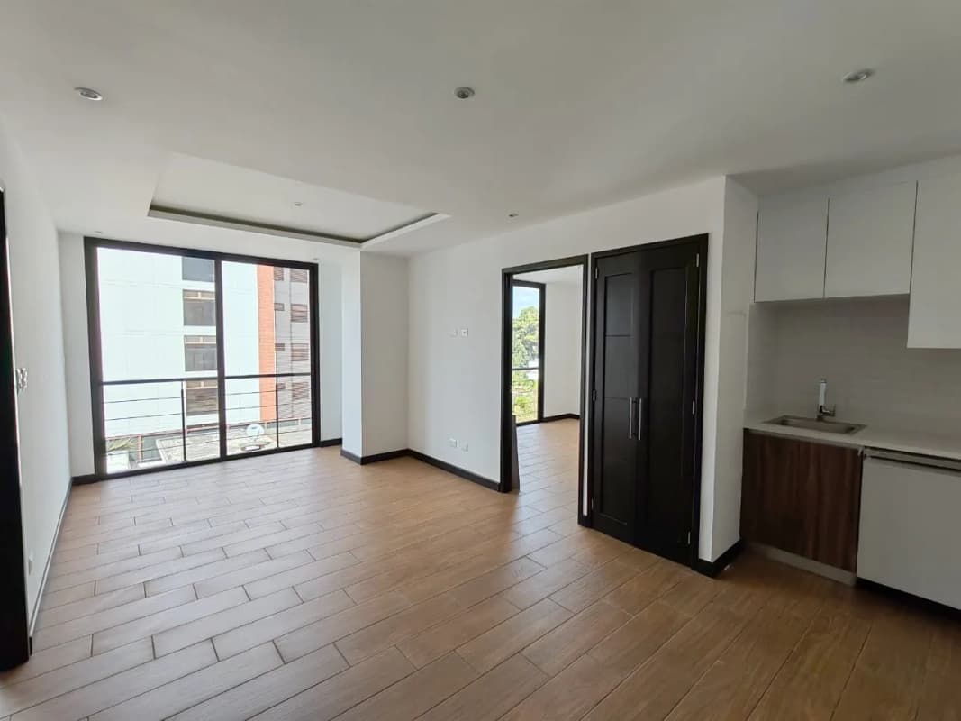 Apartamento en Alquiler | Torre Praga | Zona 15 VH1 | 2 habitaciones · Balcón
