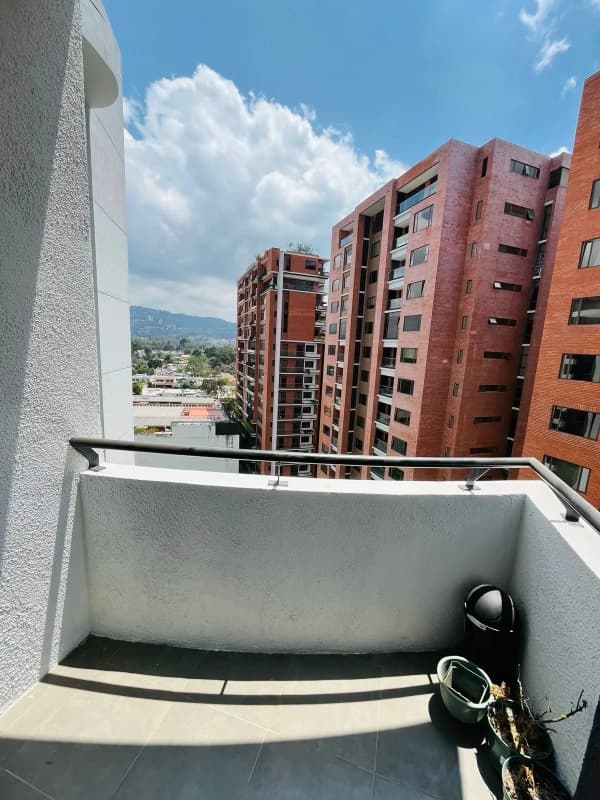 Apartamento de 3 dormitorios en zona 14