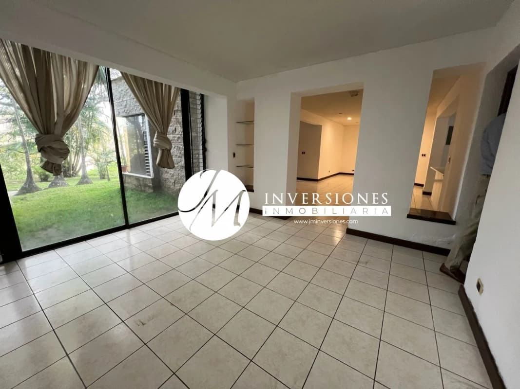 Apartamento en Renta en Zona 15 de 2 Dormitorios