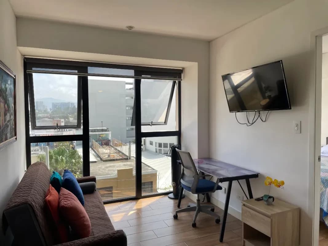 Apartamento Amueblado de 2 Habitaciones en zona 4
