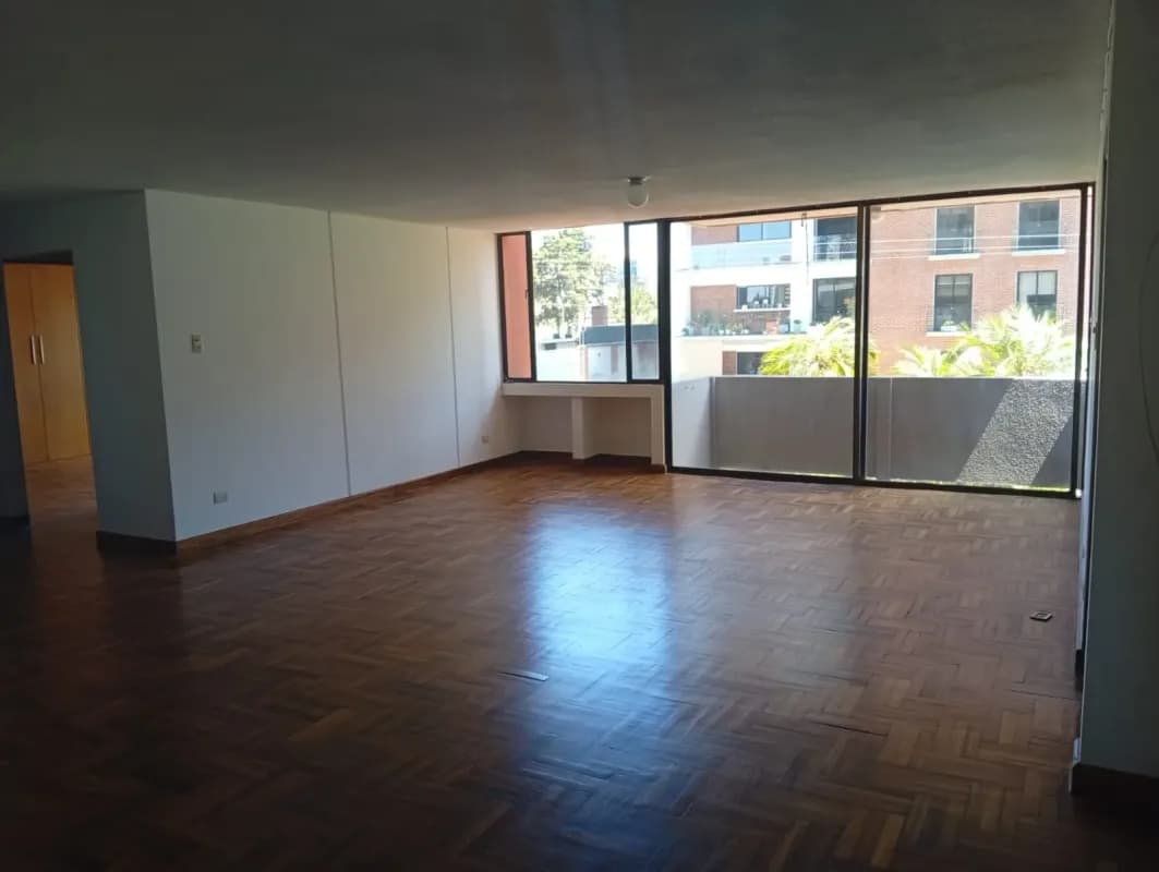 Apartamento en Alquiler, Edificio Vista Real, Zona 10