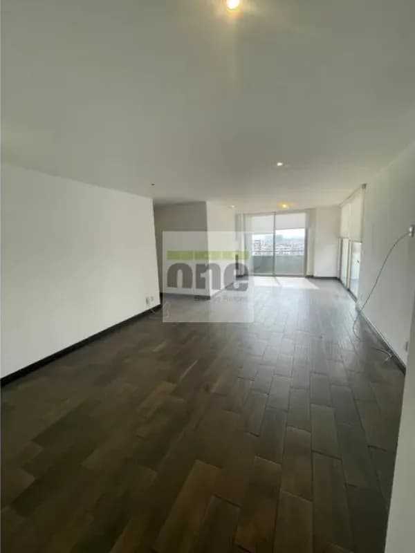 Apartamento de 139 mts. en zona 10