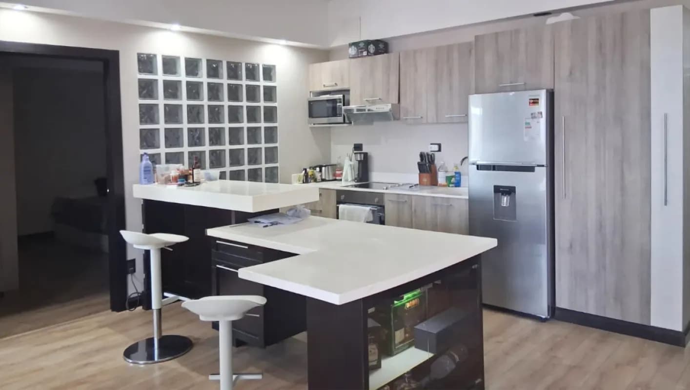 Centro Vivo, zona 1.  Apartamento de 2 habitaciones con derecho a 1 parqueo   $205000