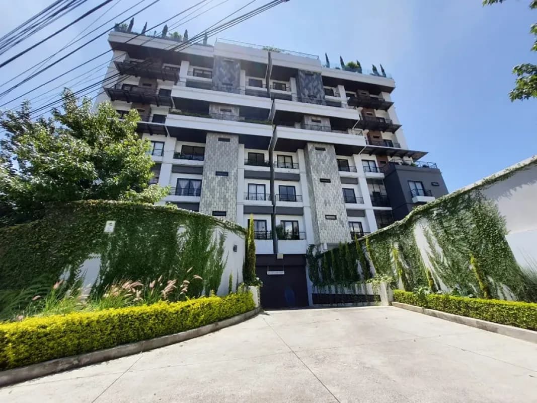 Amplio apartamento en zona 11 Las Charcas