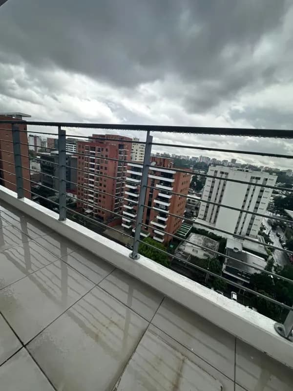 PENTHOUSE EN VENTA ZONA 14 EN EL EDIFICIO TORRE 14