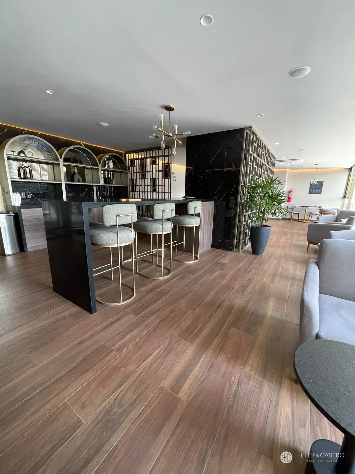 Comodo y moderno apartamento — Apartamento en Alquiler en Atarah, Zona 10, Guatemala, Ciudad — foto 8 de 11