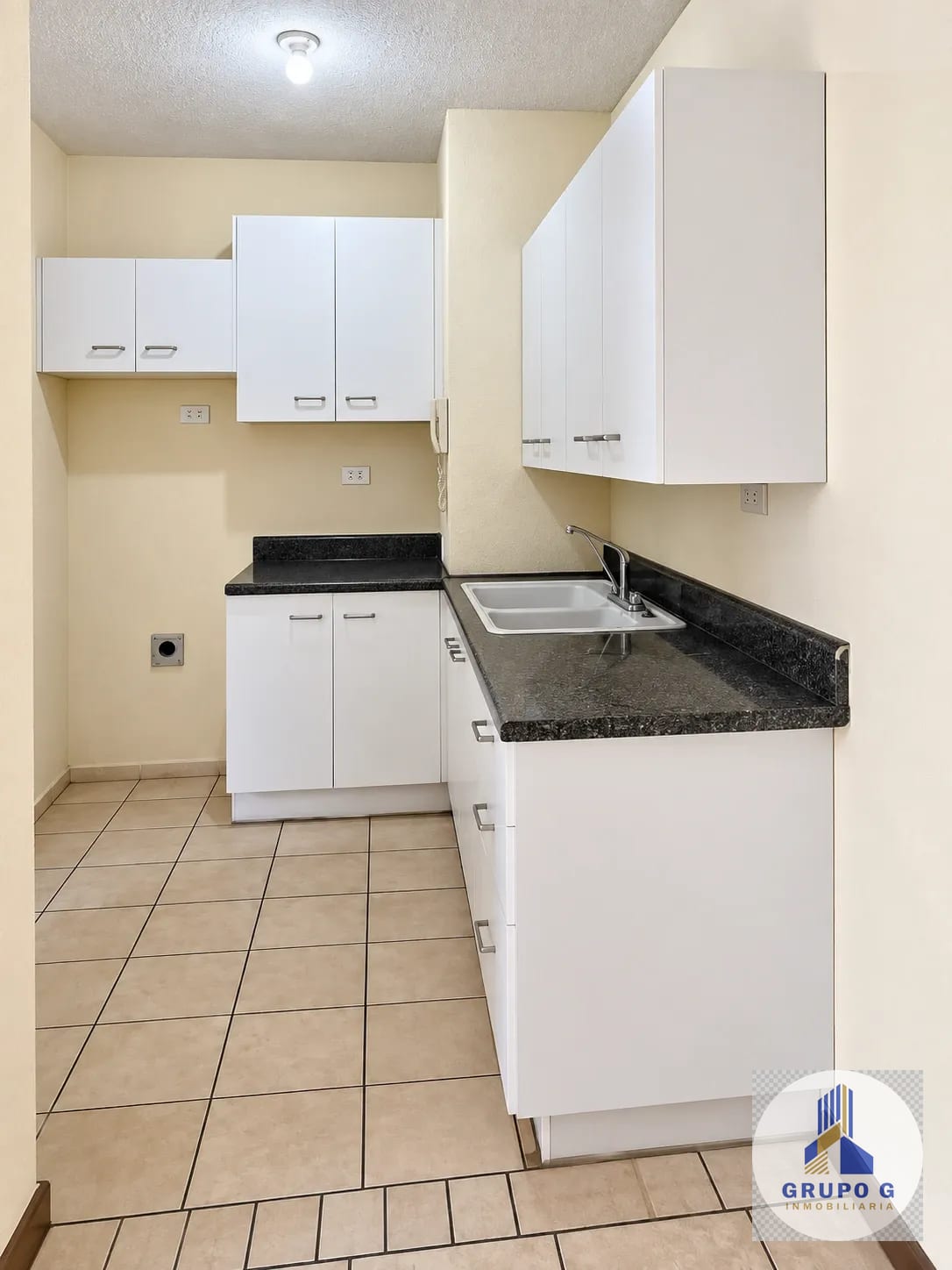 Apartamento en renta en Boulevard Acatán, Zona 16 — Apartamento en Alquiler en Zona 16, Guatemala, Ciudad — foto 1 de 10