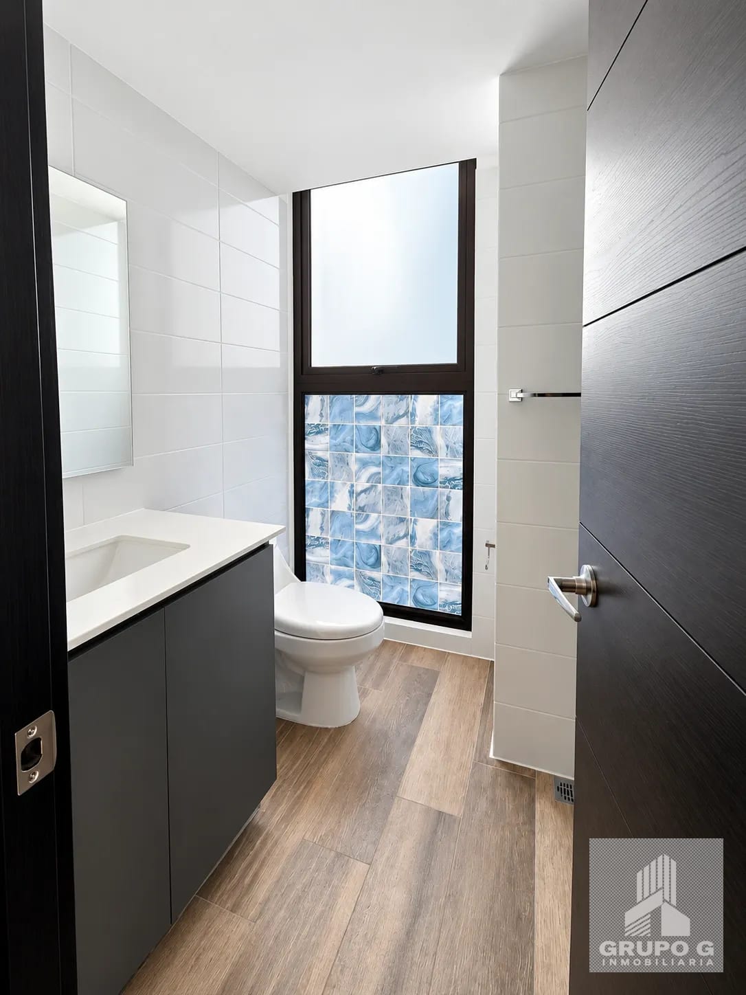 Apartamento en Renta en Zona 10 con Balcon — Apartamento en Alquiler en Zona 10, Guatemala, Ciudad — foto 4 de 10