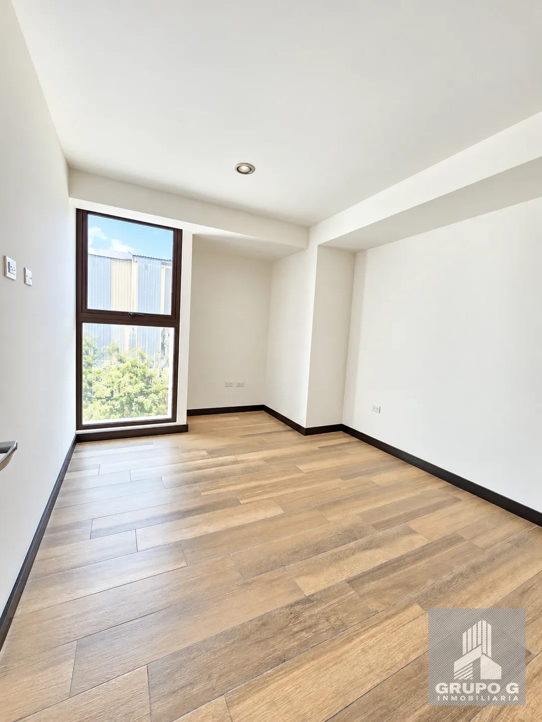 Apartamento en Renta en Zona 10 con Balcon — Apartamento en Alquiler en Zona 10, Guatemala, Ciudad — foto 6 de 10