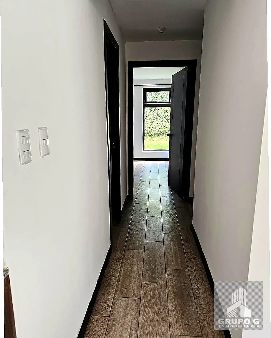 Apartamento en Renta en Zona 16 en Primer Nivel con Jardín — Apartamento en Alquiler en Zona 16, Guatemala, Ciudad — foto 4 de 11