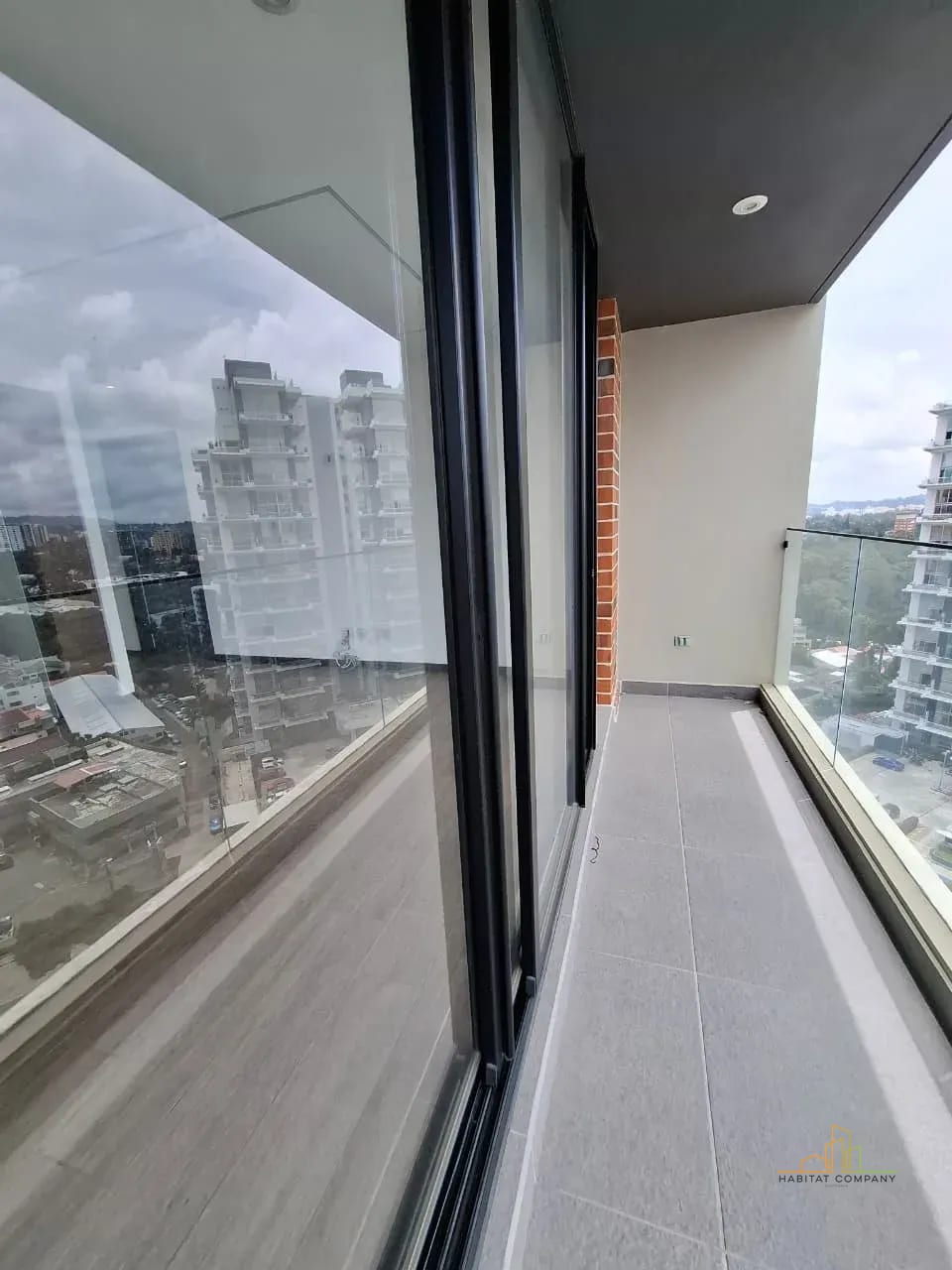 Balcón — Apartamentos en venta zona 10- Edificio IQ10- — Apartamento en Venta en IQ10, Zona 10, Guatemala, Ciudad — foto 4 de 4