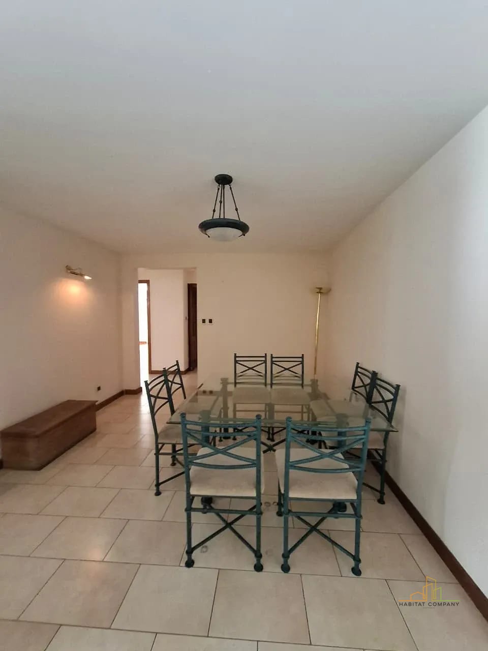 comedor-apartamento alquiler zona 10 — Apartamento Amplio en Renta Zona 10 en Primer Nivel — Apartamento en Alquiler en Zona 10, Guatemala, Ciudad — foto 2 de 3