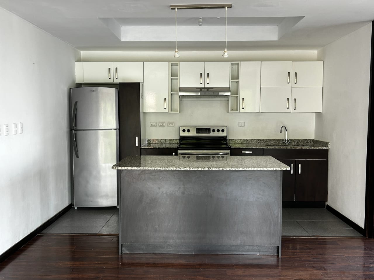 Apartamento en Venta en Edificio Caledonia Zona 16 Ciudad de Guatemala — Apartamento en Venta en Caledonia, Zona 16, Guatemala, Ciudad — foto 1 de 10
