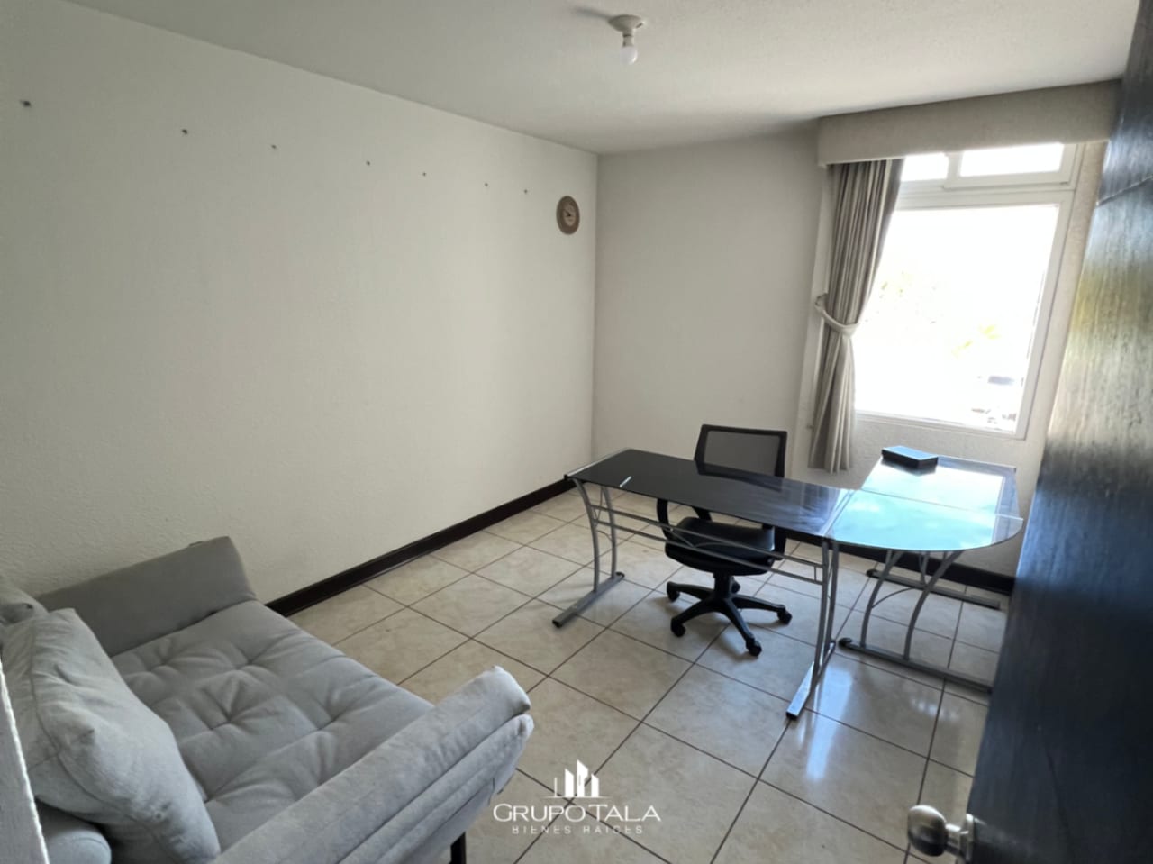 Apartamento en renta amueblado en Alta Villa el Naranjo — Apartamento en Alquiler en Alta Villa el Naranjo, Zona 11 Mixco, Guatemala, Ciudad — foto 8 de 13