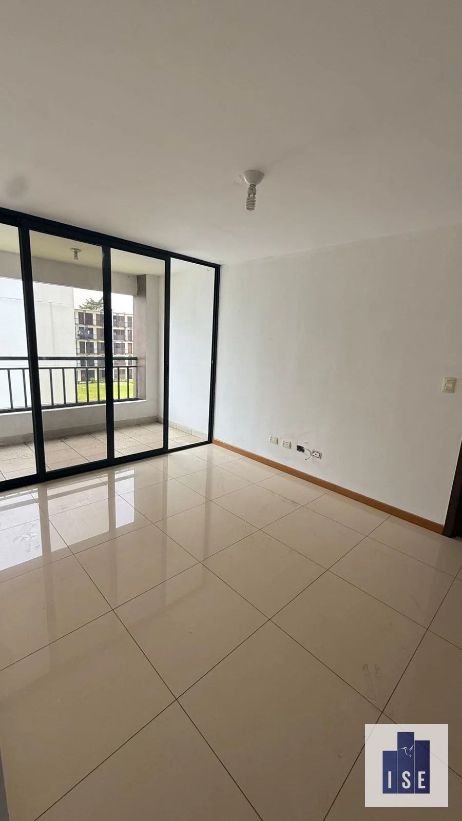 Apartamento — Apartamento en Alquiler en Ele de La Floresta, Zona 7, Guatemala, Ciudad — foto 3 de 12