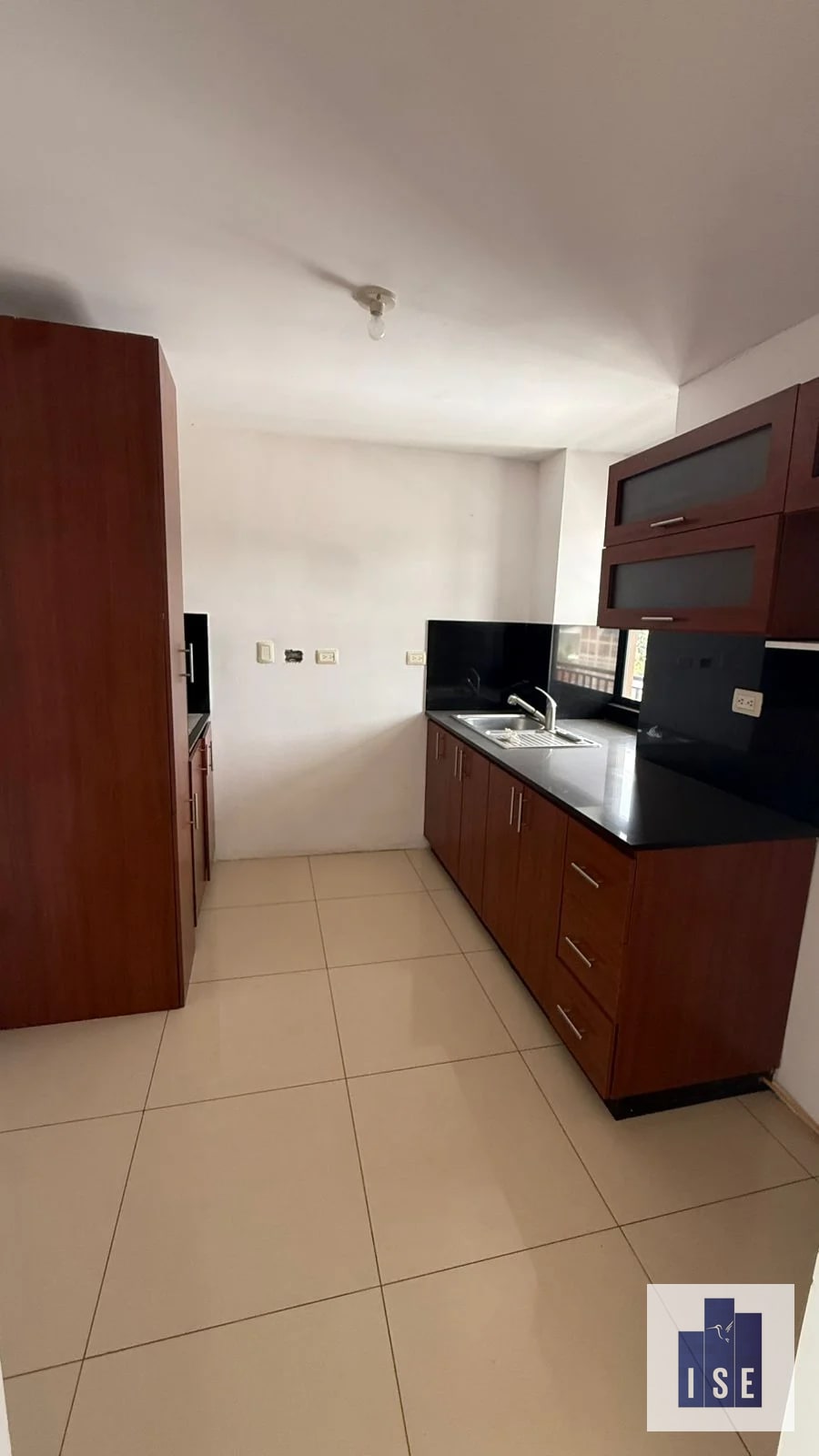 Apartamento — Apartamento en Alquiler en Ele de La Floresta, Zona 7, Guatemala, Ciudad — foto 4 de 12
