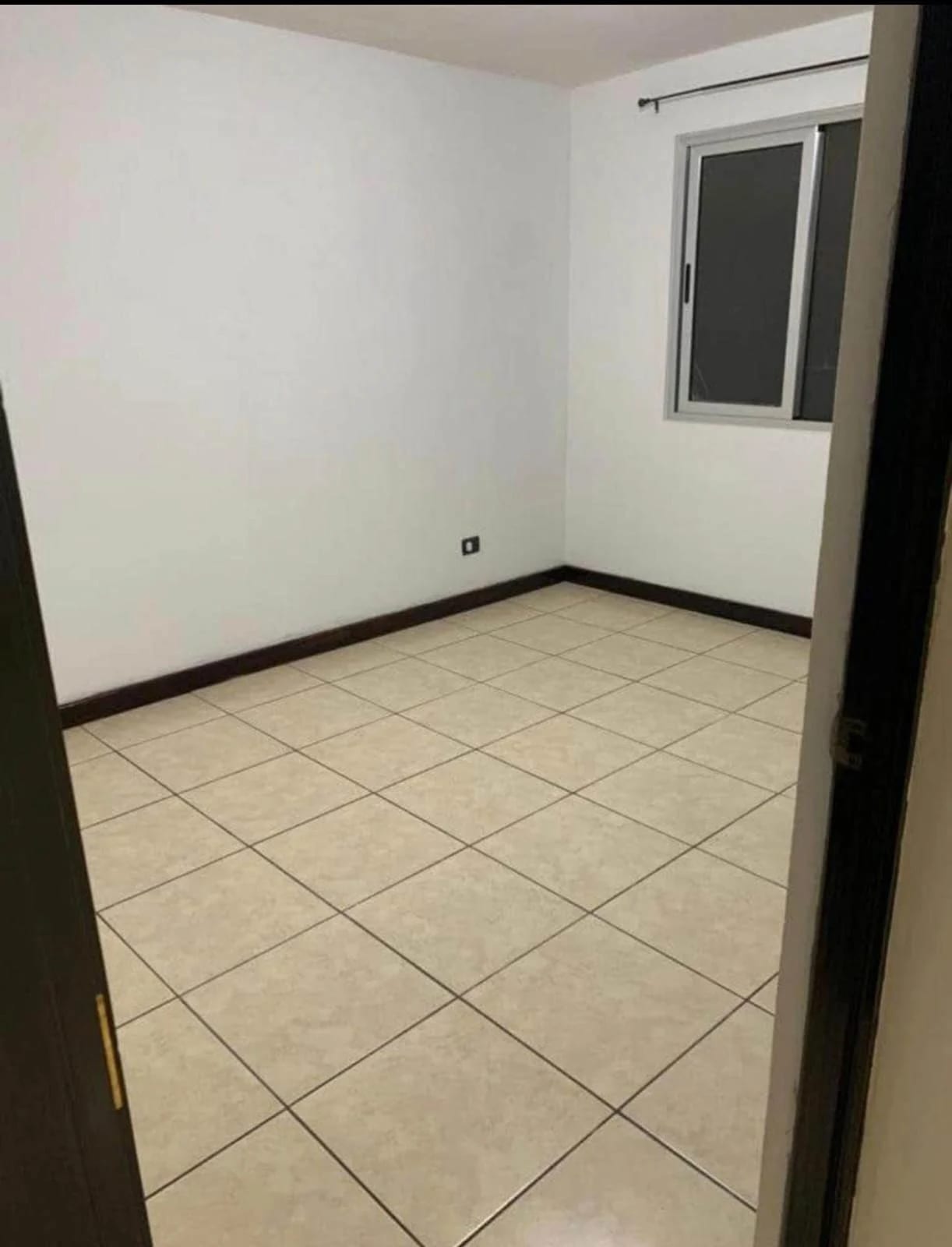 VENDO APARTAMENTO EN EDIFICIO EUZKADI ZONA 16 - Image 5