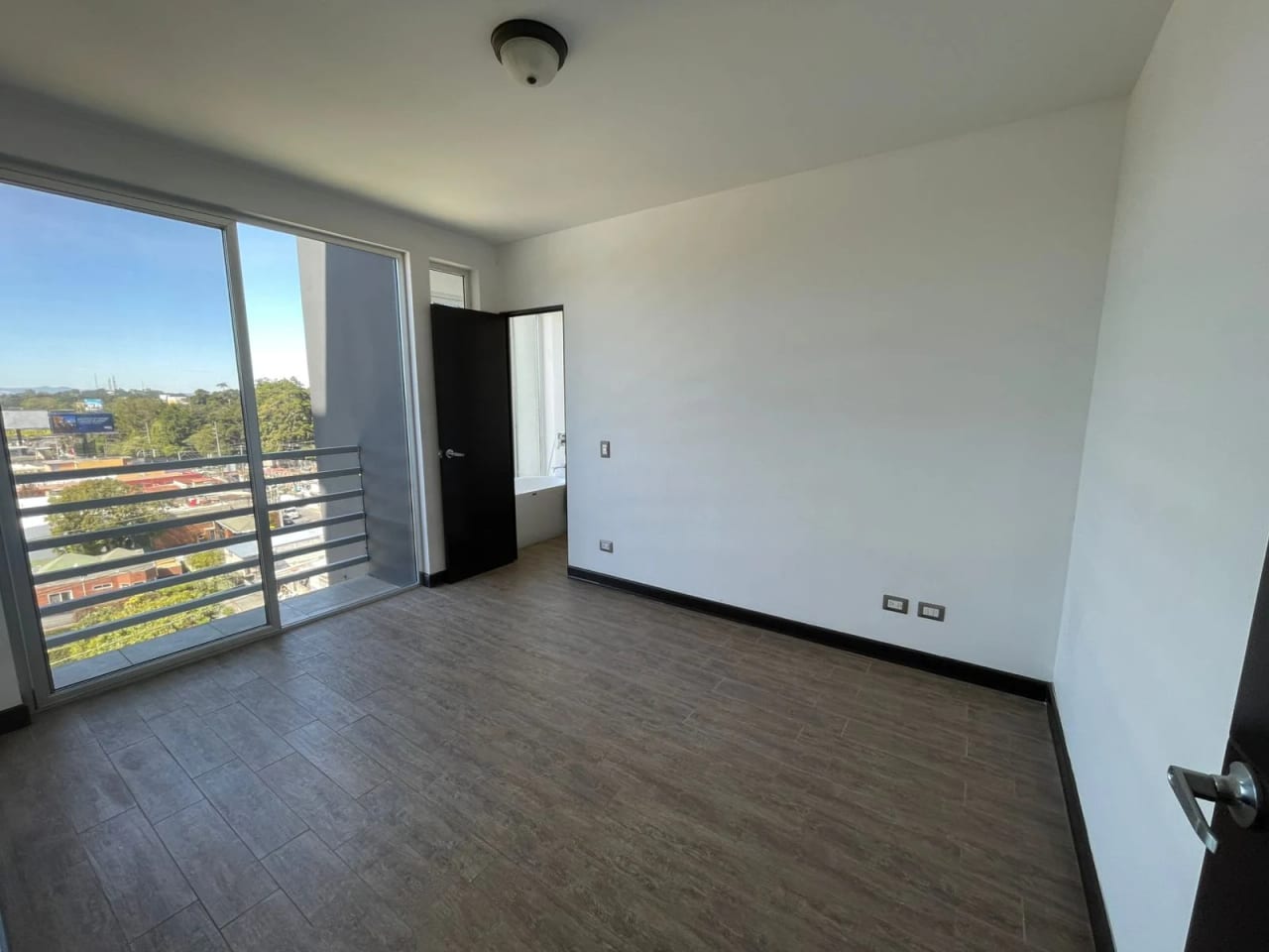 VENDO APARTAMENTO EN EDIFICIO DESTINY KM. 14.5 CAES - Image 3