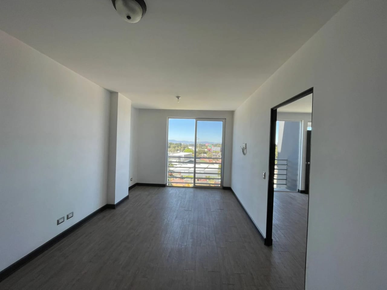 VENDO APARTAMENTO EN EDIFICIO DESTINY KM. 14.5 CAES - Image 2
