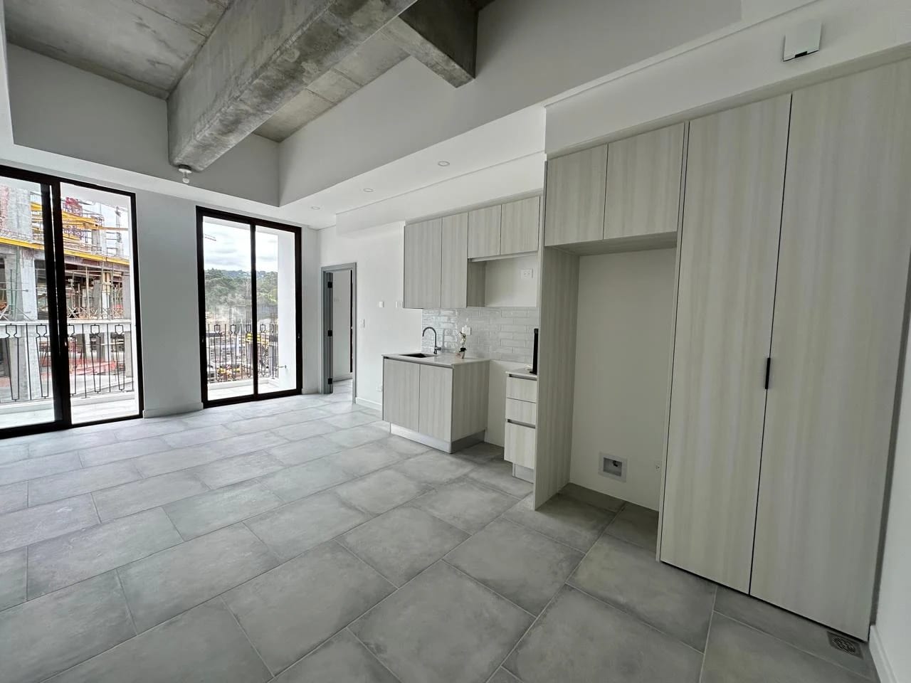VENDO APARTAMENTO EN ANTARES DE CAYALA ZONA 16 - Image 4