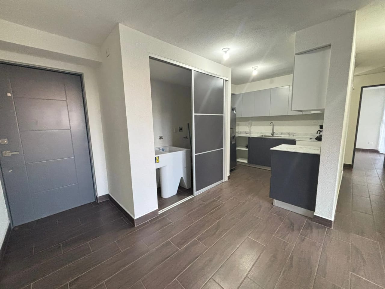 RENTO APARTAMENTO EN AMI ZONA 10 DE MIXCO