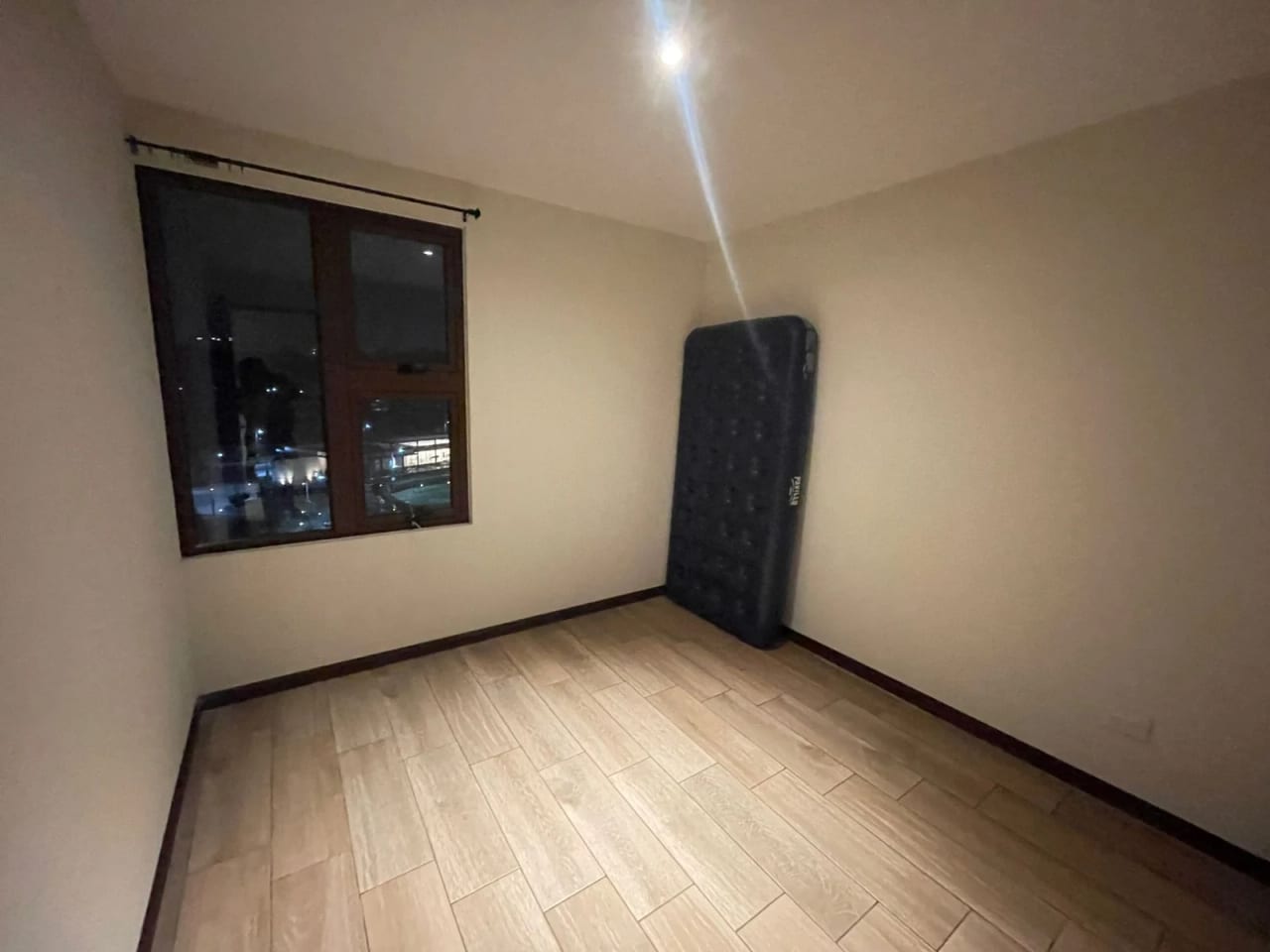 RENTO APARTAMENTO EN EDIFICIO SAN ISIDRO 2021 ZONA 16 - Image 5