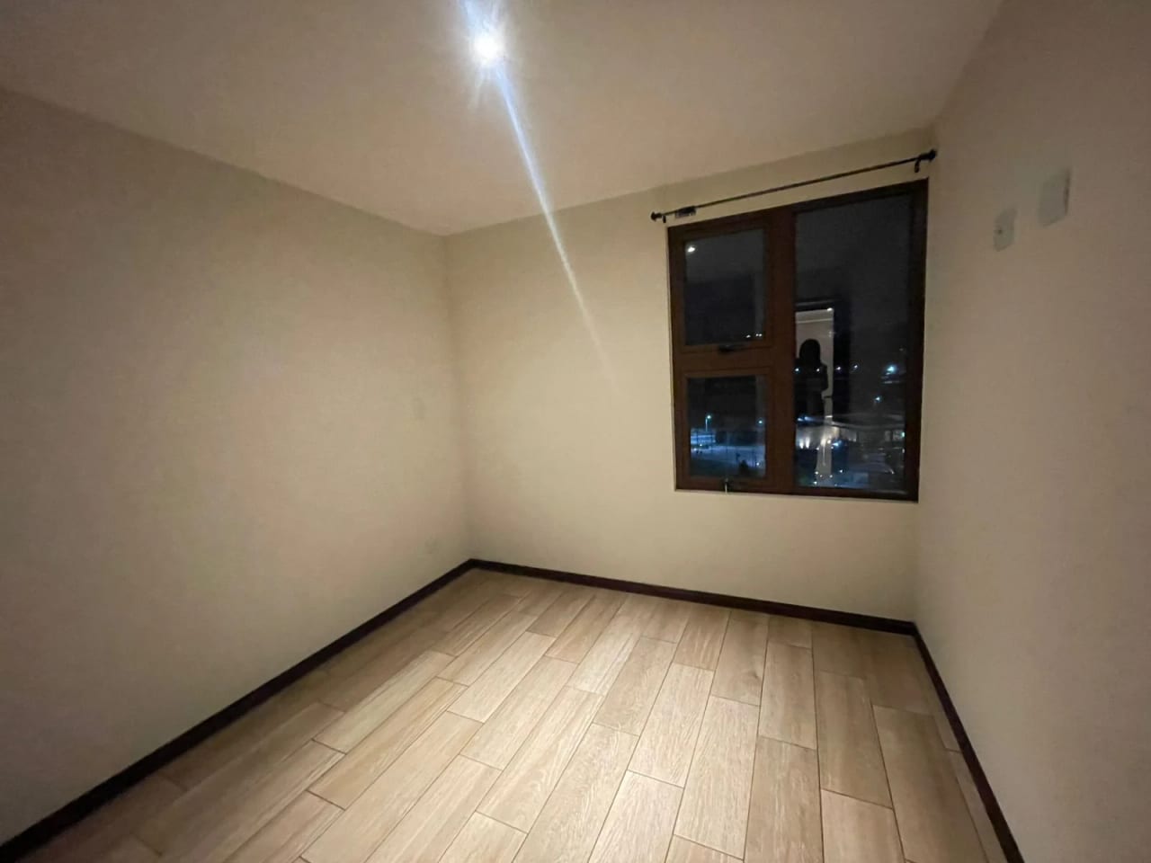 RENTO APARTAMENTO EN EDIFICIO SAN ISIDRO 2021 ZONA 16 — Apartamento en Alquiler en Zona 16, Guatemala, Ciudad — foto 6 de 11