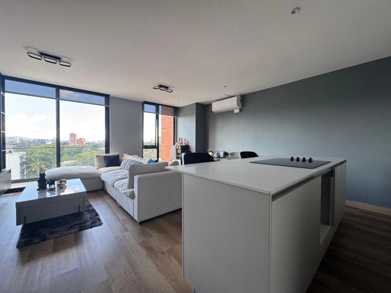 VENDO APARTAMENTO DE 3 HABITACIONES EN EDIFICIO TOMUS ZONA 15 - Image 1