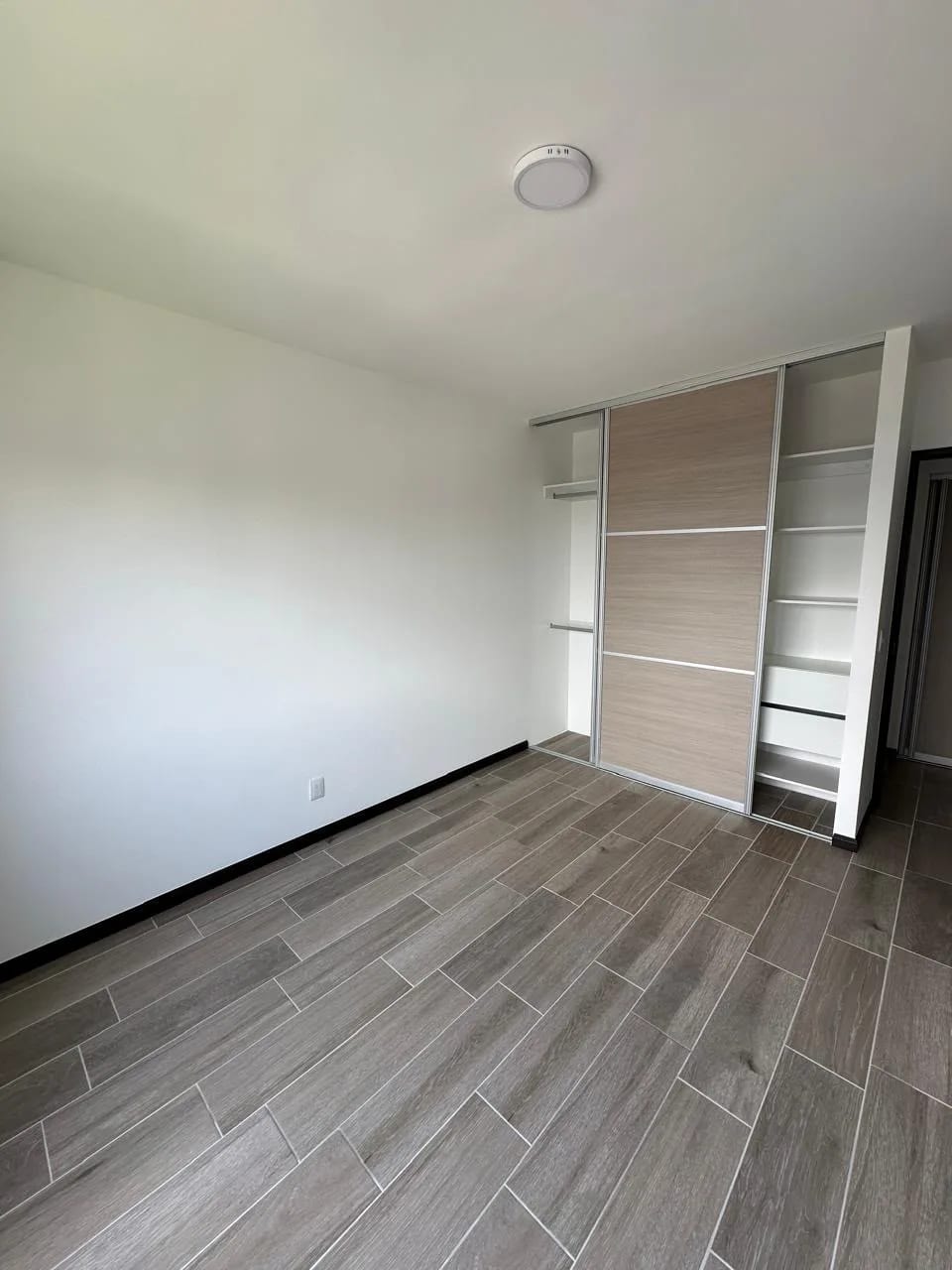 Rento Apartamento de 3 Habitaciones en Segheria Zona 14 — Apartamento en Alquiler en Segheria, Zona 14, Guatemala, Ciudad — foto 4 de 17