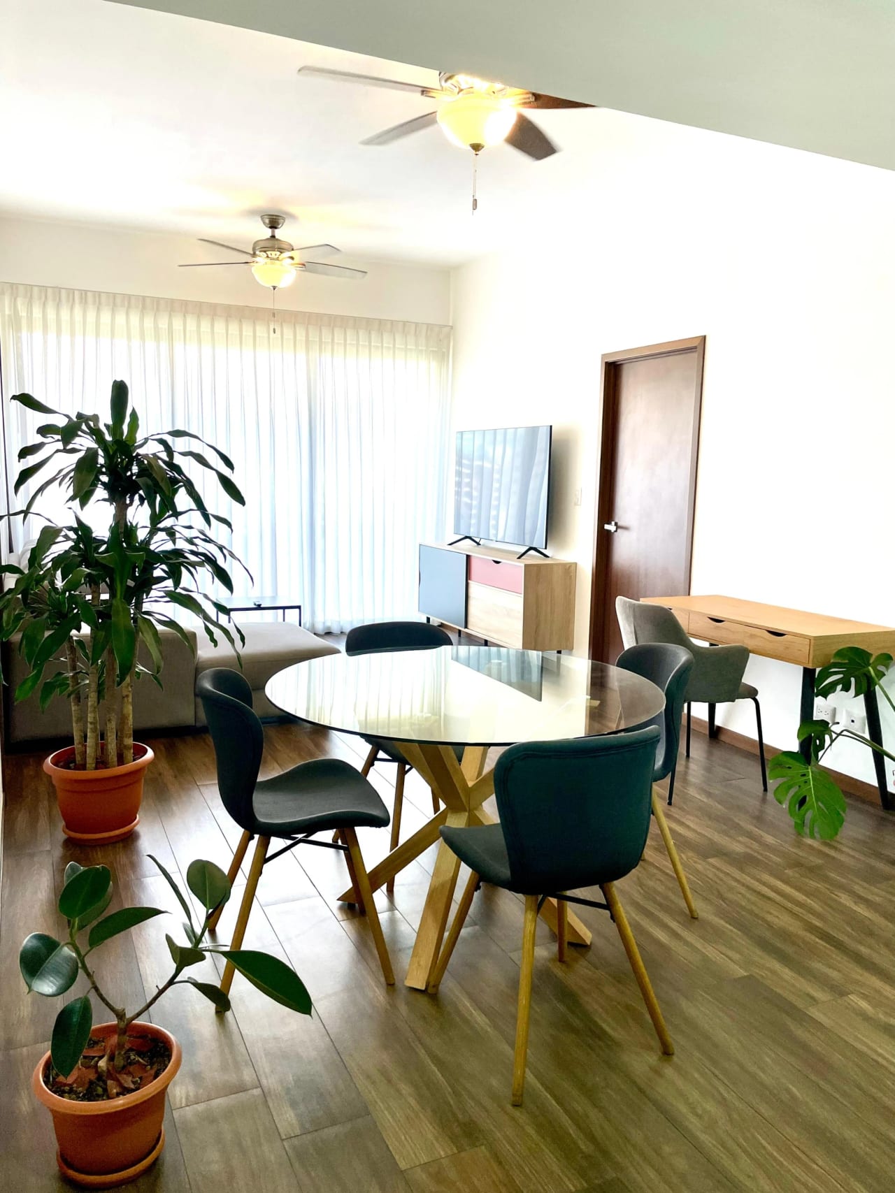 Rento Apartamento Amueblado en Casa Clara Zona 10 — Apartamento en Alquiler en Santa Clara II, Zona 10, Guatemala, Ciudad — foto 1 de 14