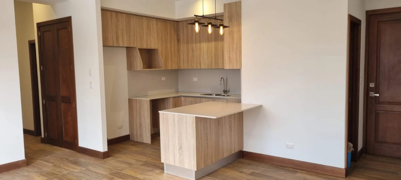 Rento Apartamento con Acabados Modernos en Edificio Salvattore Zona 10 — Apartamento en Alquiler en Salvattore, Zona 10, Guatemala, Ciudad — foto 2 de 13