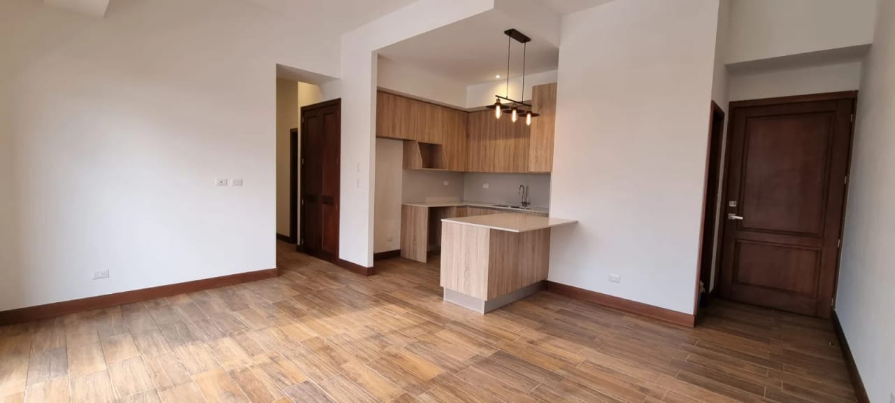 Rento Apartamento con Acabados Modernos en Edificio Salvattore Zona 10 — Apartamento en Alquiler en Salvattore, Zona 10, Guatemala, Ciudad — foto 3 de 13