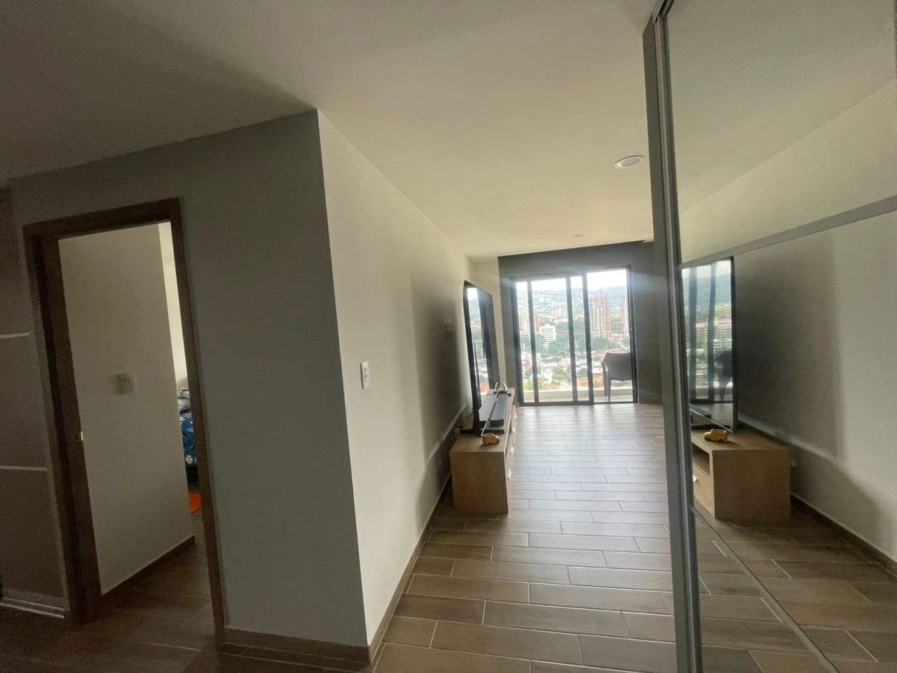 Vendo Apartamento de 3 Habitaciones en Edificio Parque 14 Zona 14 — Apartamento en Venta en Parque 14, Zona 14, Guatemala, Ciudad — foto 3 de 11