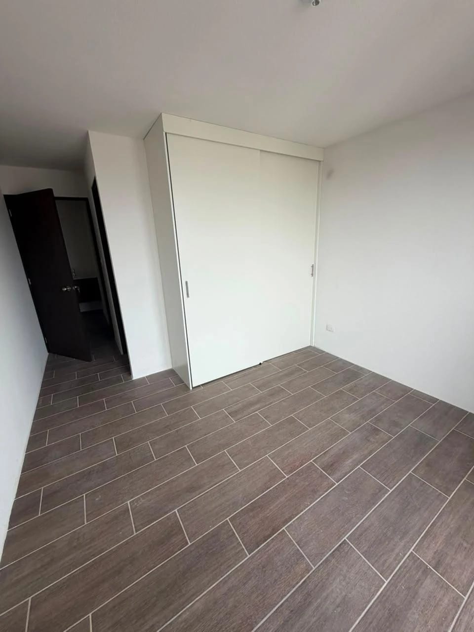Rento Apartamento en Edificio Cumbres del Pedregal Zona 6 — Apartamento en Alquiler en Zona 6, Guatemala, Ciudad — foto 10 de 15