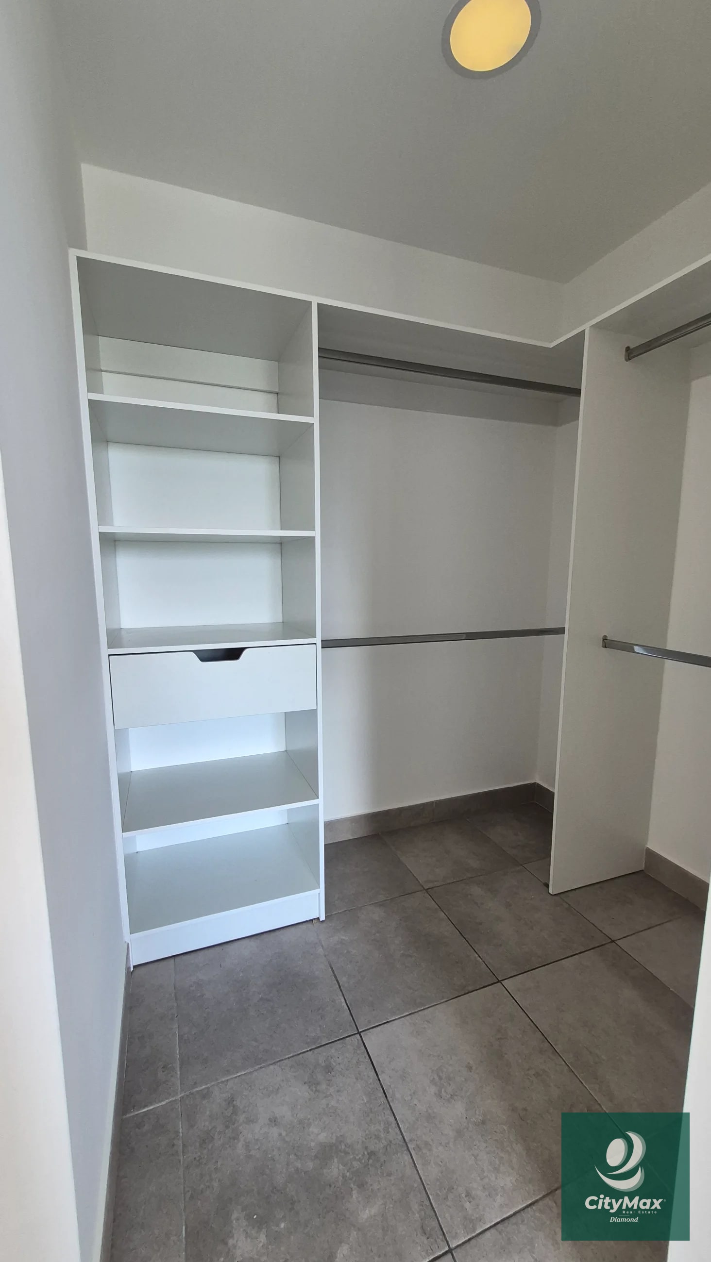 Apartamento en renta en zona 2 Avenida Independencia — Apartamento en Alquiler en Zona 2, Guatemala, Ciudad — foto 4 de 17