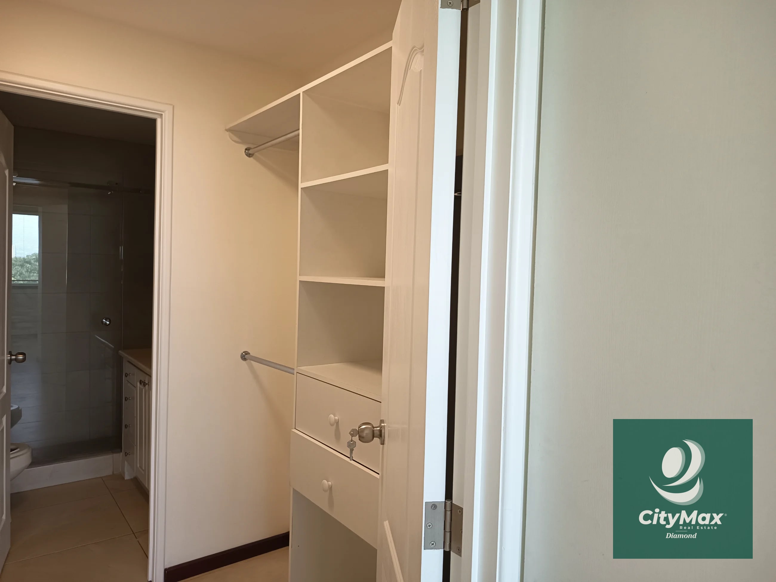 Apartamento en renta en zona 14 sobre Las Americas — Apartamento en Alquiler en Zona 14, Guatemala, Ciudad — foto 13 de 17