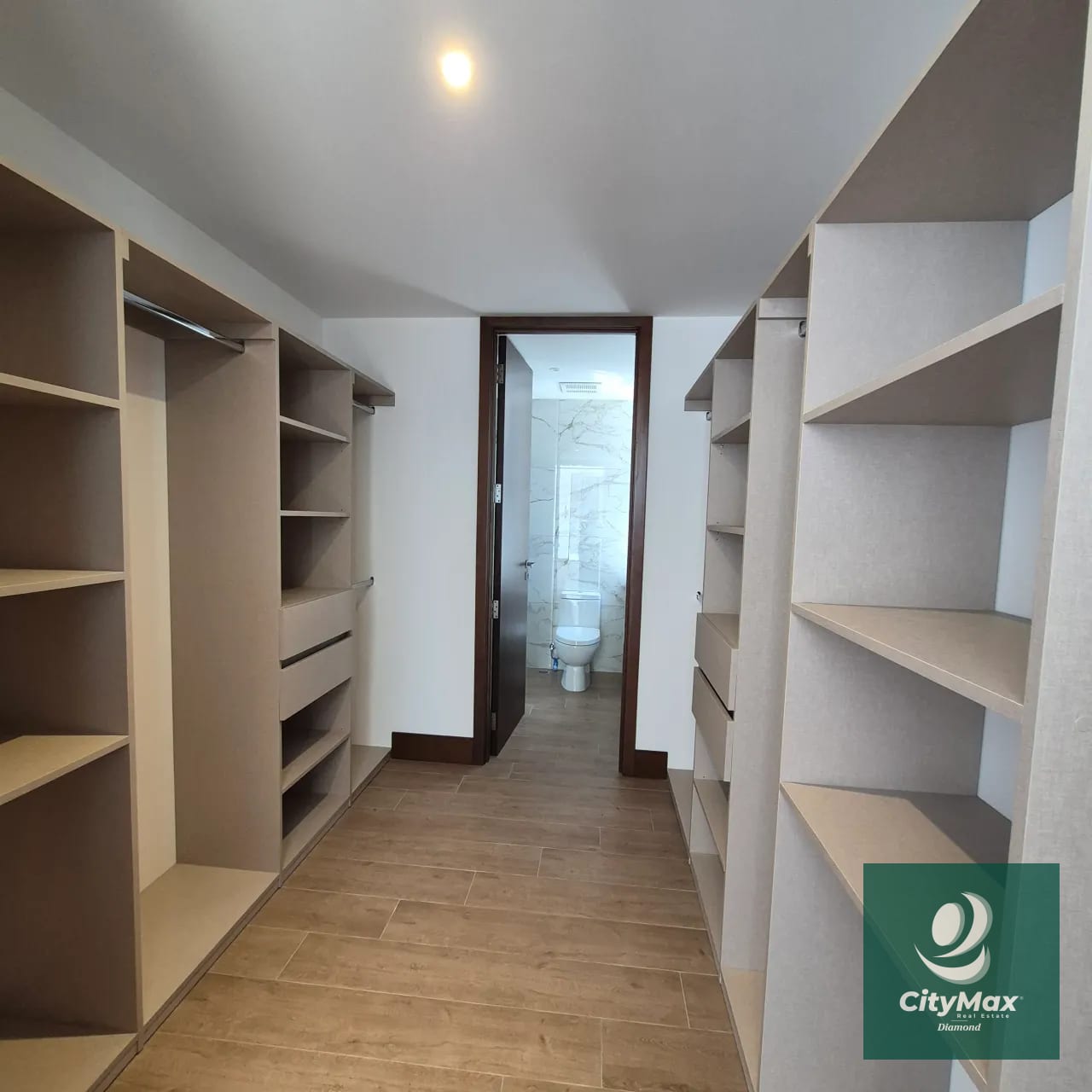 Amplio apartamento en renta en Gaura zona 15 — Apartamento en Alquiler en Gaura, Zona 15, Guatemala, Ciudad — foto 8 de 11