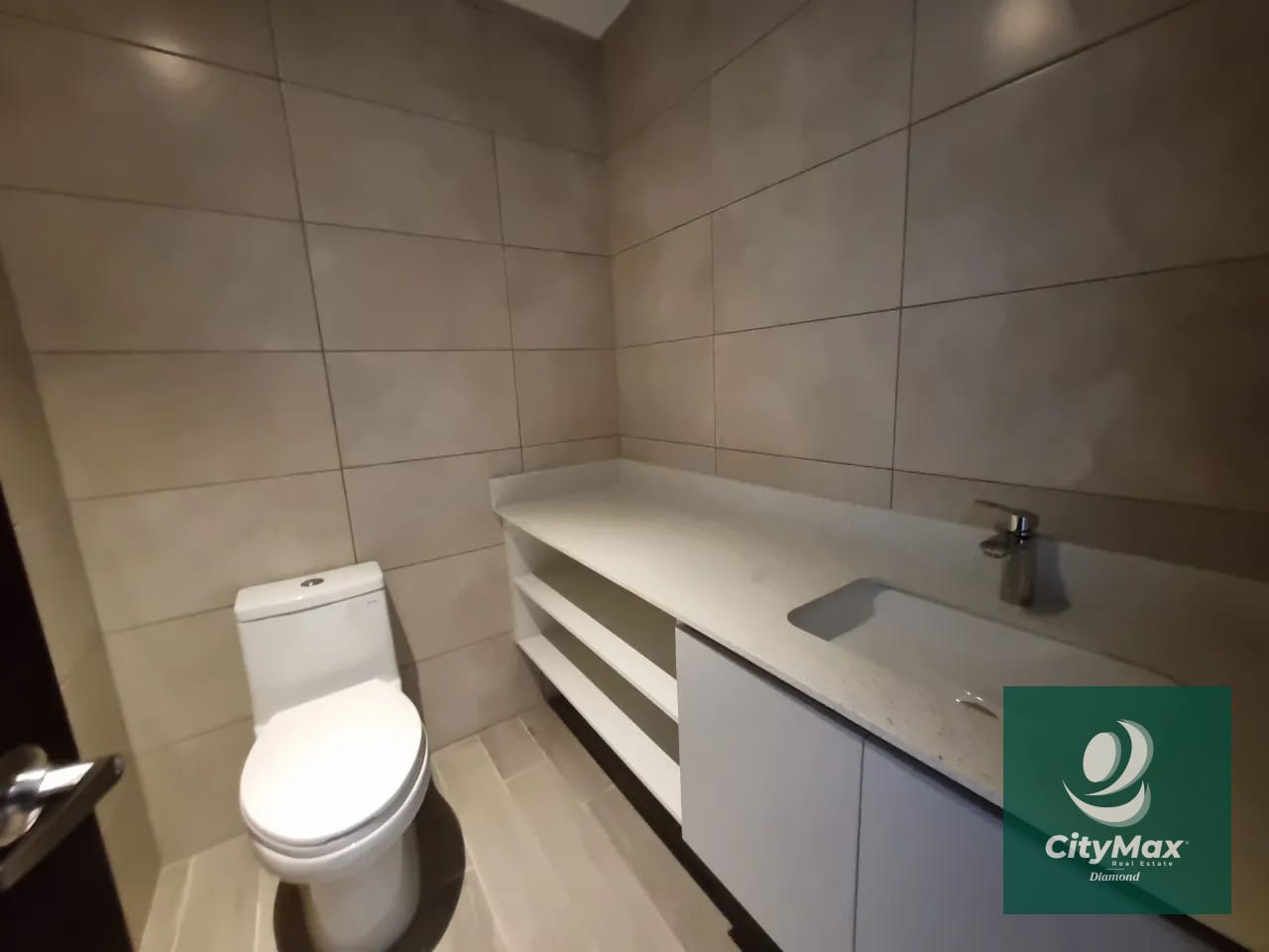 Apartamento en Renta en Edificio en Zona 10 — Apartamento en Alquiler en Parque 10, Zona 10, Guatemala, Ciudad — foto 10 de 17