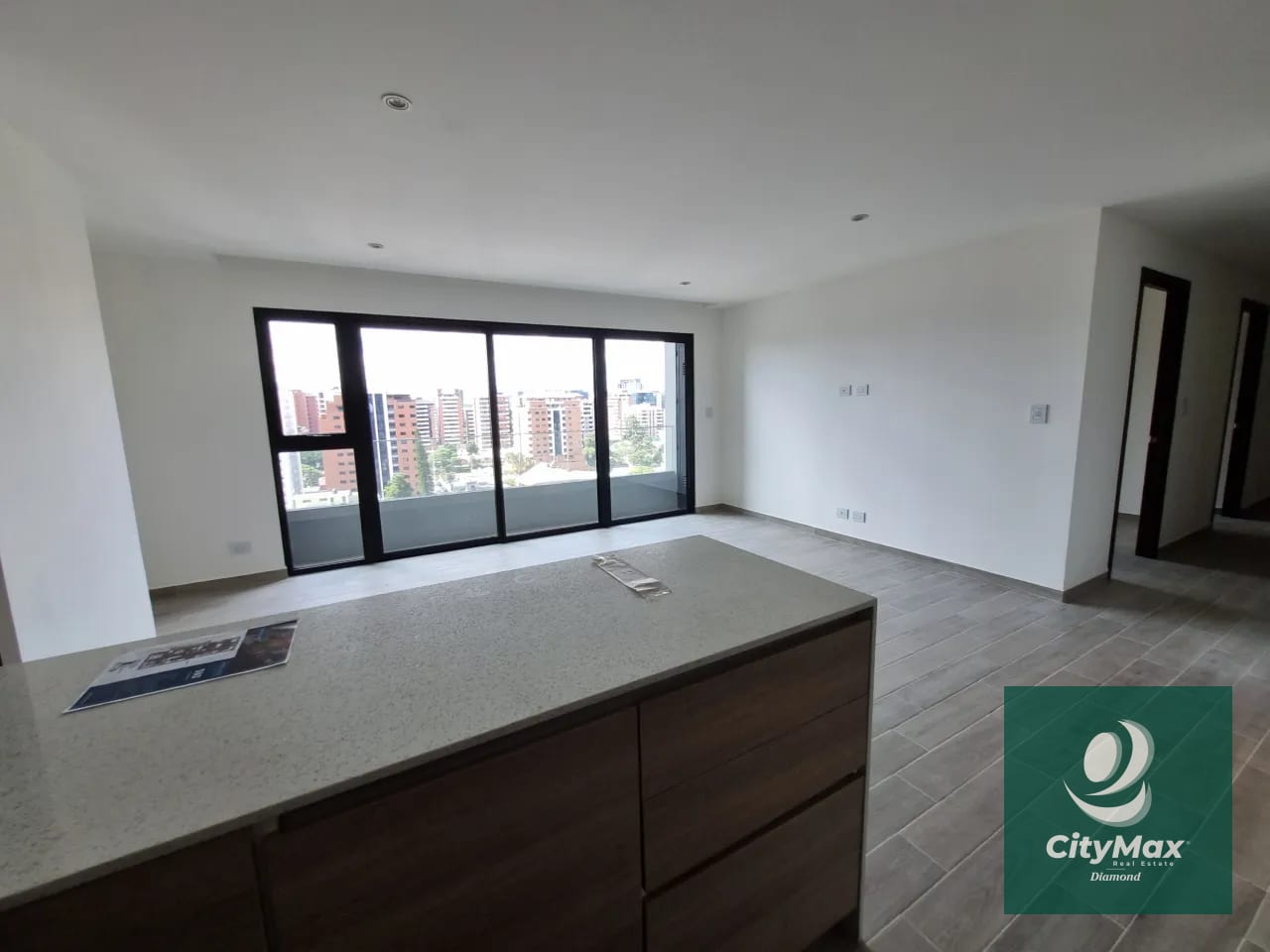 Apartamento en Renta en Edificio en Zona 10 — Apartamento en Alquiler en Parque 10, Zona 10, Guatemala, Ciudad — foto 12 de 17