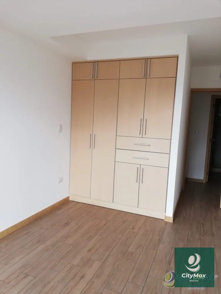 Apartamento de 2 habitaciones en zona 10 — Apartamento en Alquiler en Zona 10, Guatemala, Ciudad — foto 3 de 8