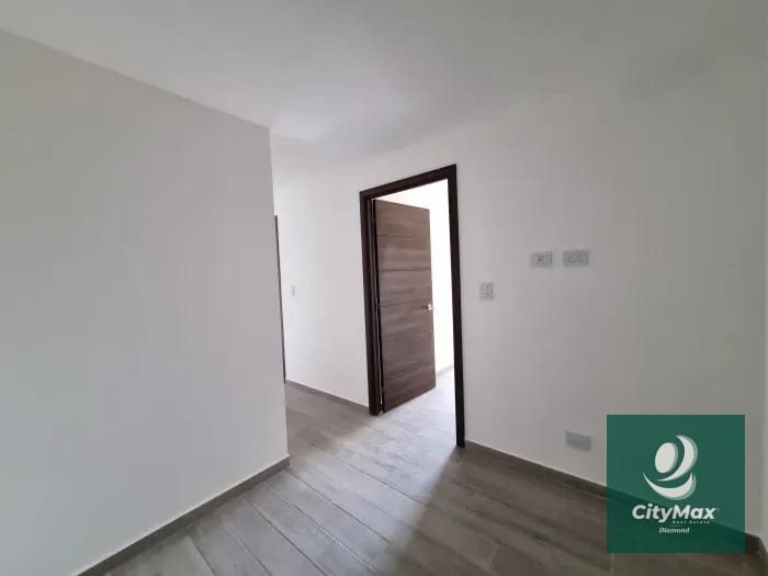 Alquiler Apartamento Parque 10 Zona 10 — Apartamento en Alquiler en Parque 10, Zona 10, Guatemala, Ciudad — foto 15 de 17