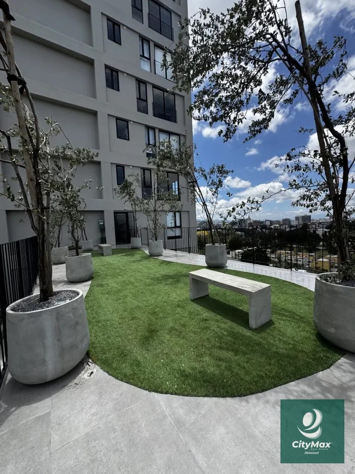 Apartamento Amueblado en venta en Zona 10 Nivel Medio — Apartamento en Venta en Zona 10, Guatemala, Ciudad — foto 2 de 13