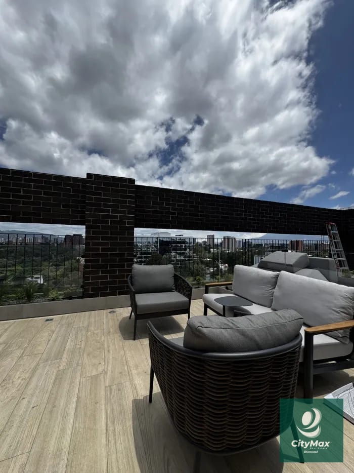 Apartamento Amueblado en venta en Zona 10 Nivel Medio — Apartamento en Venta en Zona 10, Guatemala, Ciudad — foto 5 de 13