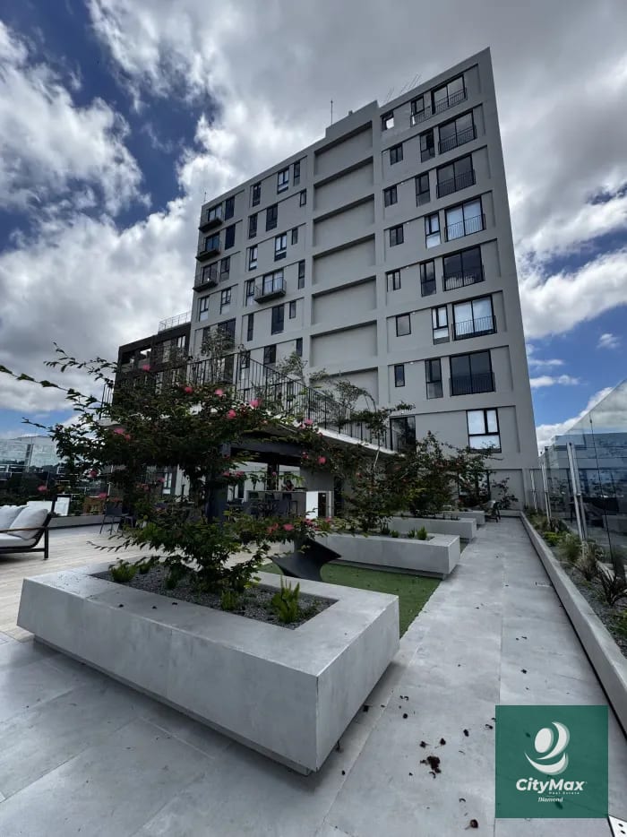 Apartamento Amueblado en venta en Zona 10 Nivel Medio — Apartamento en Venta en Zona 10, Guatemala, Ciudad — foto 12 de 13