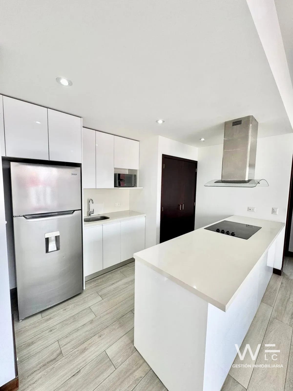 VENDO O RENTO APARTAMENTO ZONA 14 — Apartamento en Venta en Novus, Zona 14, Guatemala, Ciudad — foto 3 de 17