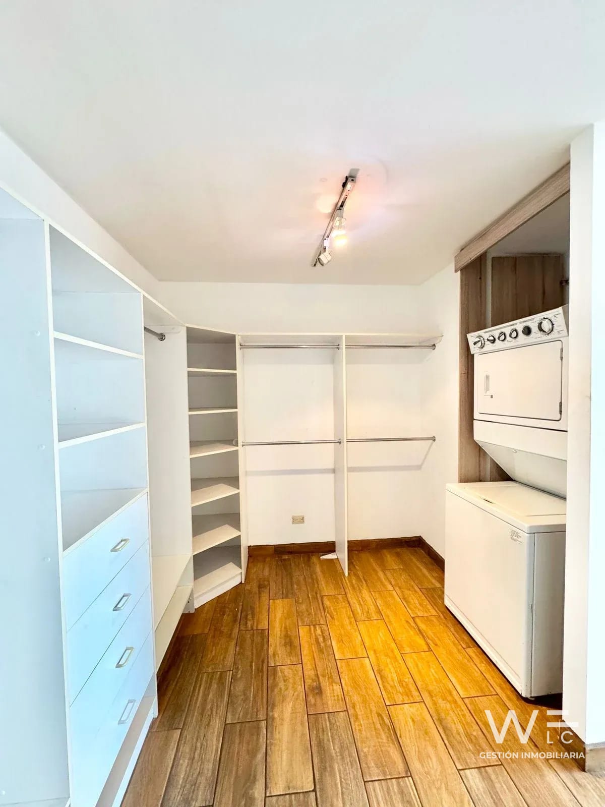 APARTAMENTO TIPO LOFT EN RENTA ZONA 14 — Apartamento en Alquiler en Zona 14, Guatemala, Ciudad — foto 9 de 9