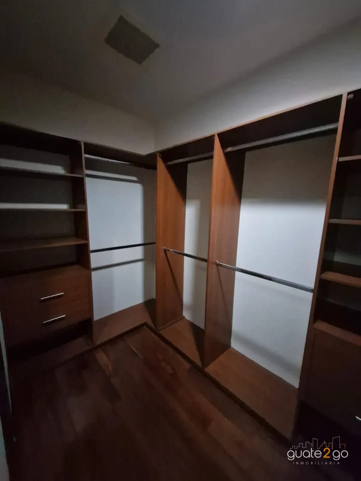 Apartamento en Mirafiori zona 10 — Apartamento en Alquiler en Mirafiori, Zona 10, Guatemala, Ciudad — foto 10 de 17
