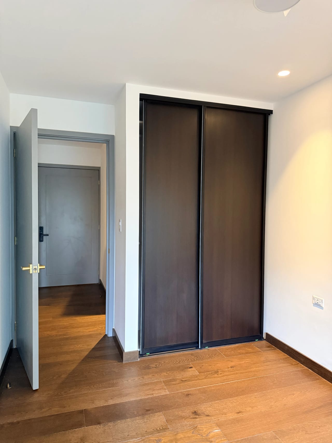 Apartamento de una habitación con bodega en zona 10 — Apartamento en Alquiler en Atarah, Zona 10, Guatemala, Ciudad — foto 4 de 12